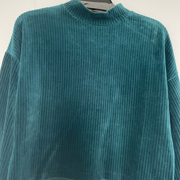 Velour cropped top. XS Turquoise. Simons - Picture 2 of 4